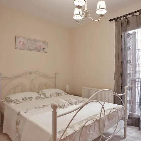 דירה Ellis House *